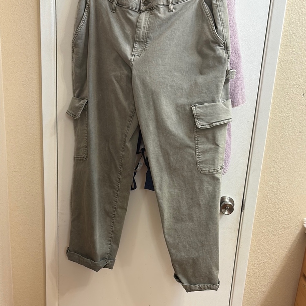 LuLaRoe Gray Cargo Pants Relaxed Fit